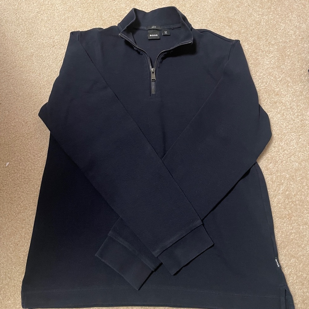 Like new BOSS quarter zip